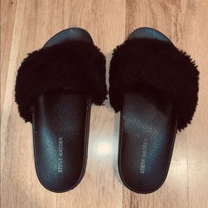 STEVE MADDEN SIZE 9 SLIPPERS